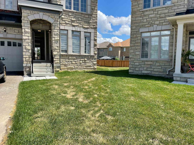 31 Dolomite Dr, Brampton, L6P 4R6 | Image 2
