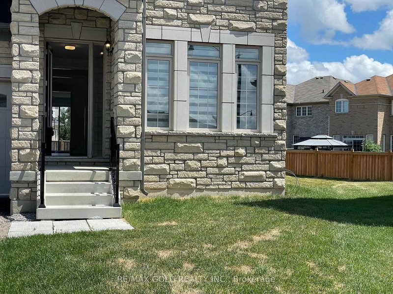 31 Dolomite Dr, Brampton, L6P 4R6 | Image 3