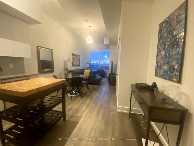 210 - 2489 TAUNTON Road