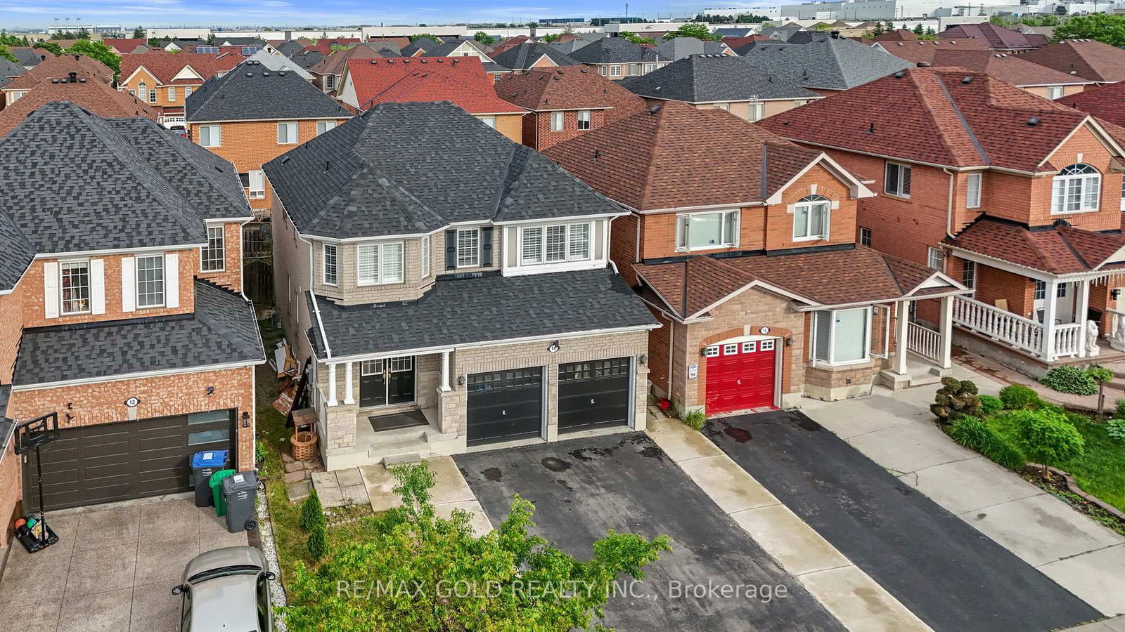Detached House for sale at 14 Gaspe Road, Brampton, Ontario, L6S 0A4 - Gore Industrial North - MLS: W12231590