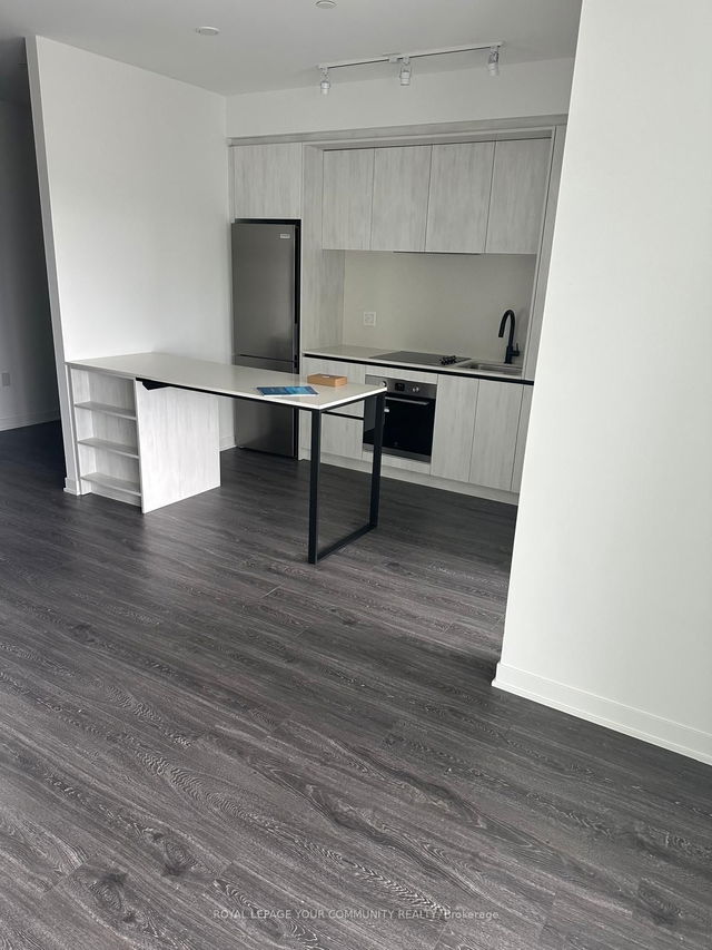713 - 2495 Eglinton Avenue