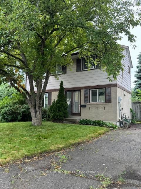 6 Grove Park Square