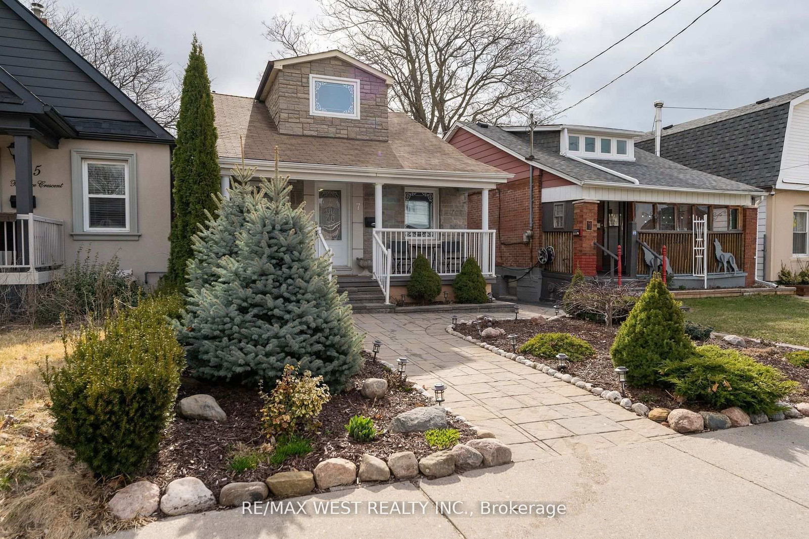 Detached House for sale at 7 Bernice Crescent, Toronto, Ontario, M6N 1W7 - Rockcliffe-Smythe - MLS: W12231964