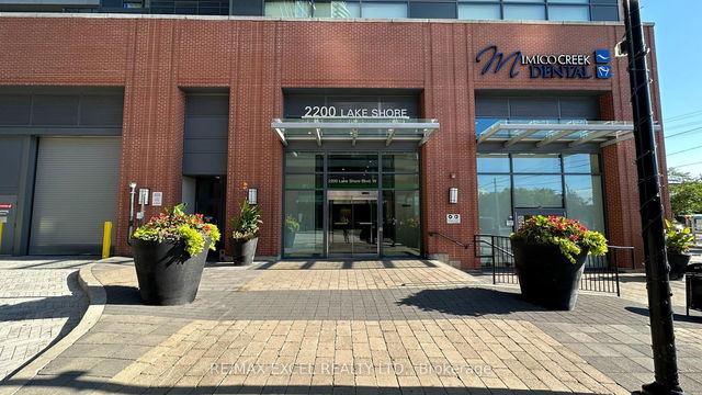 704 - 2200 Lakeshore Boulevard