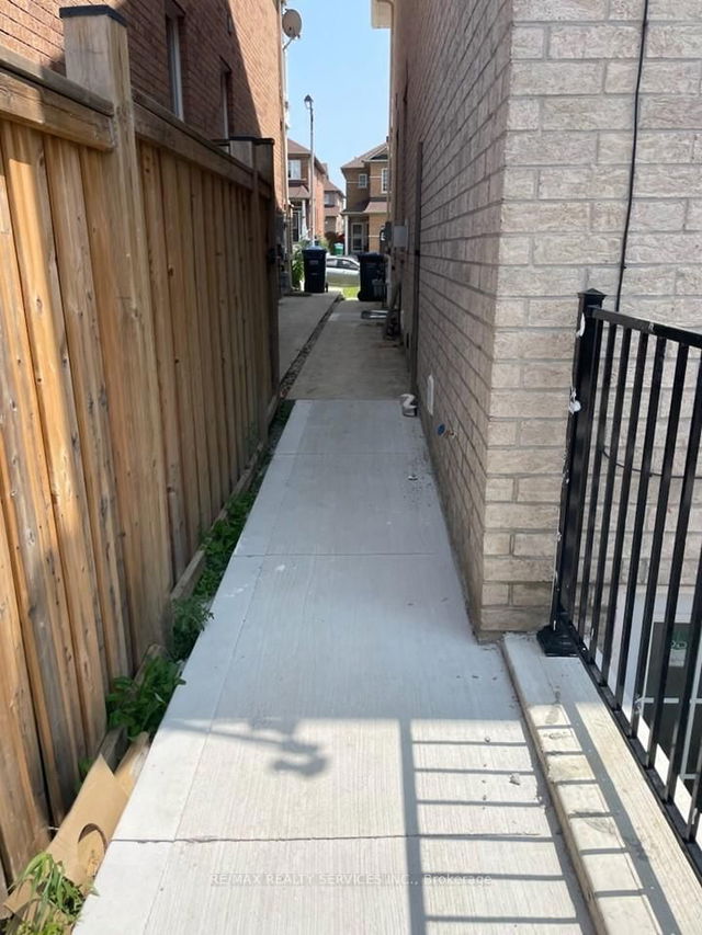 LOWER - 76 Seahorse Avenue