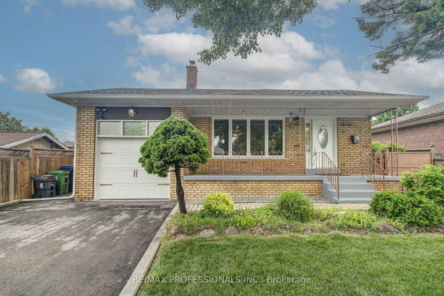 28 Summerfield Crescent