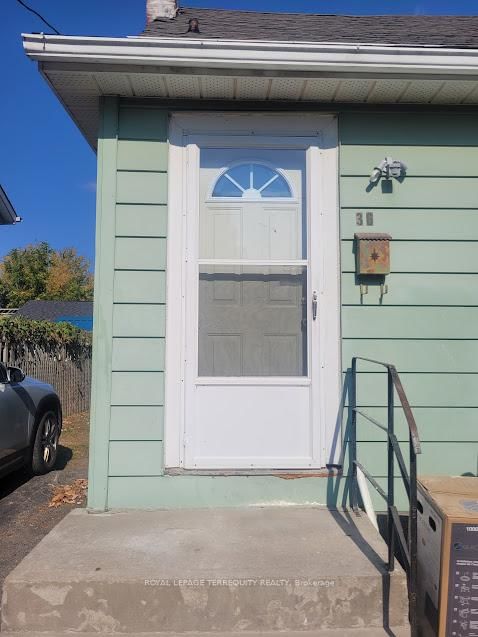 2 - 76 Nelson Street W
