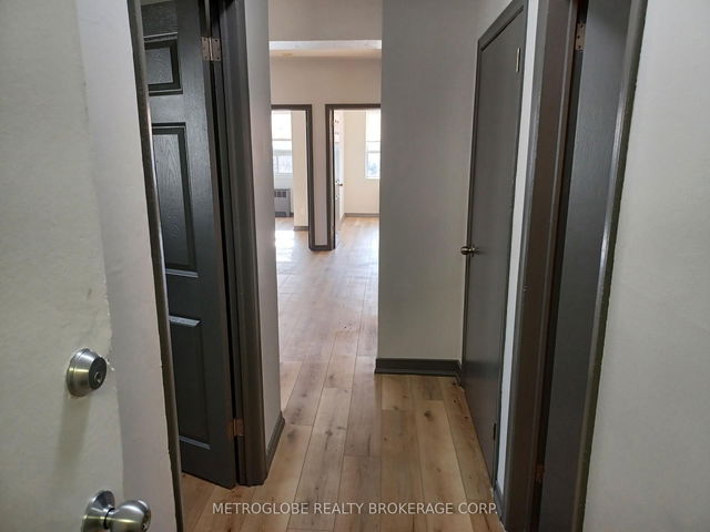 11 - 191 Lakeshore Road E