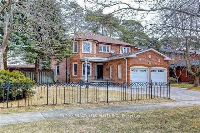 1089 Red Pine Crescent