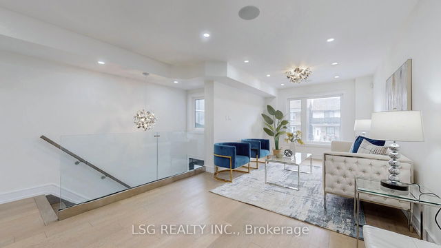 Upper Level - 868 Shaw Street