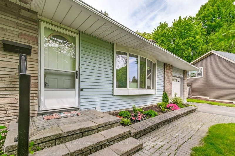 1334 Langdale Cres, Oakville, L6H 2K8 | Image 3