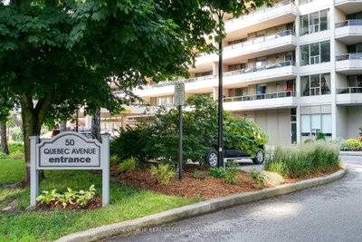 Condo sold at 905-50 Quebec Avenue, Toronto, Ontario, M6P 4B4 - High Park North - MLS: W12233502