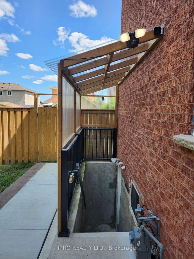 Bsmt - 7378 Cloverleaf Court
