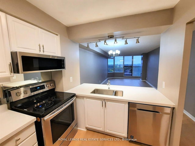 907 - 1 Aberfoyle Crescent