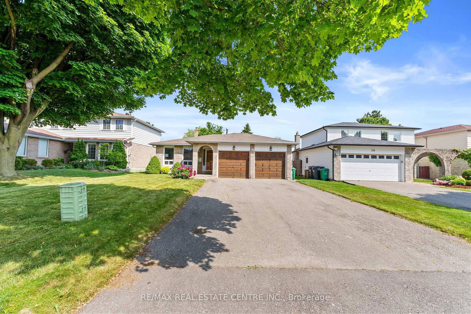 Detached House for sale at 40 Jerome Crescent, Brampton, Ontario, L6S 2H1 - Northgate - MLS: W12233949