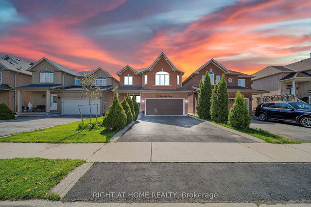 83 River Rock Crescent