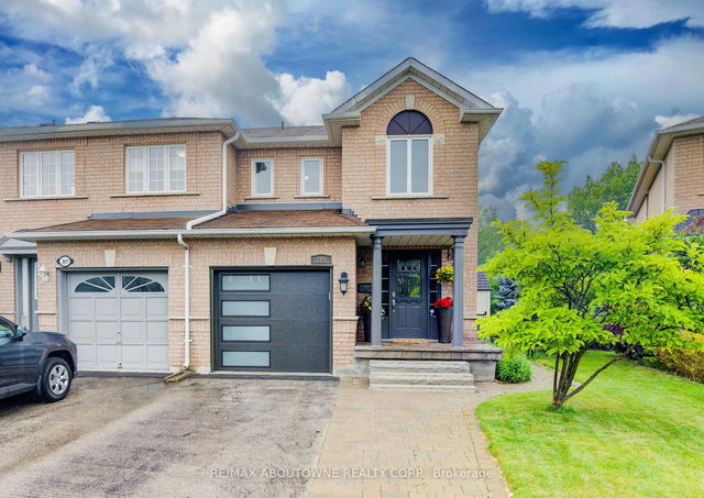 399 RAVINEVIEW Way