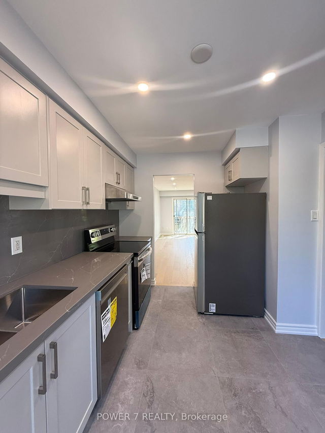 122 - 60 Hanson Road