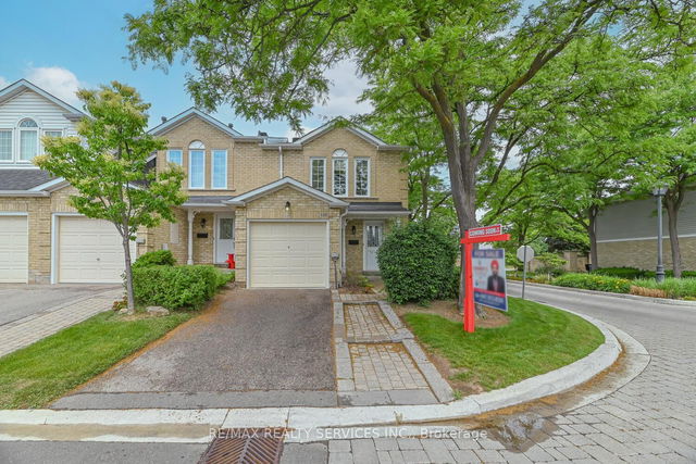 6 - 110 Heathcliffe Square
