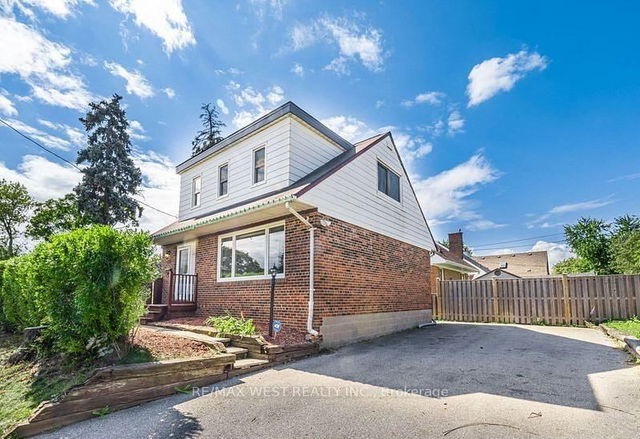 62 Stavely Crescent