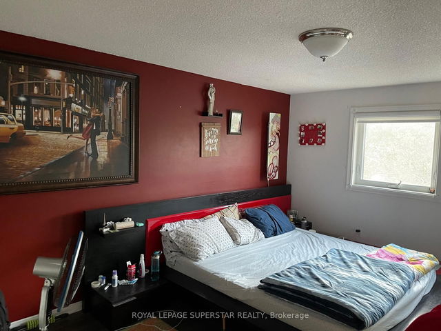 2657 LINDHOLM Crescent