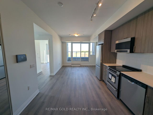 215 - 412 Silver Maple Road