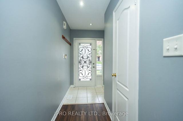 16 Lonestar Crescent