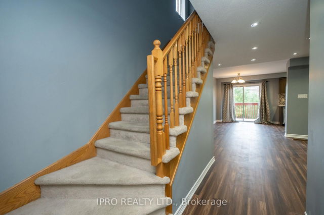 16 Lonestar Crescent