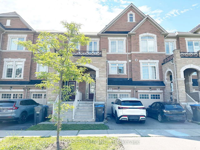 32 Rockman Crescent