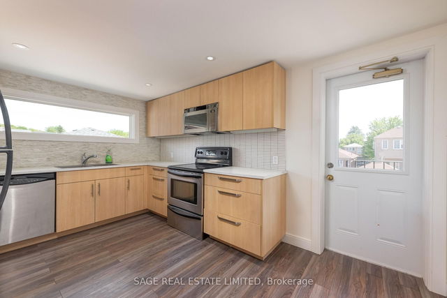 UPPER - 97 Holwood Avenue