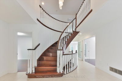 2216 Dunvegan Ave, Oakville - Ford image-0-3