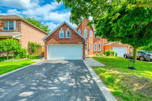 1097 Grandeur Crescent