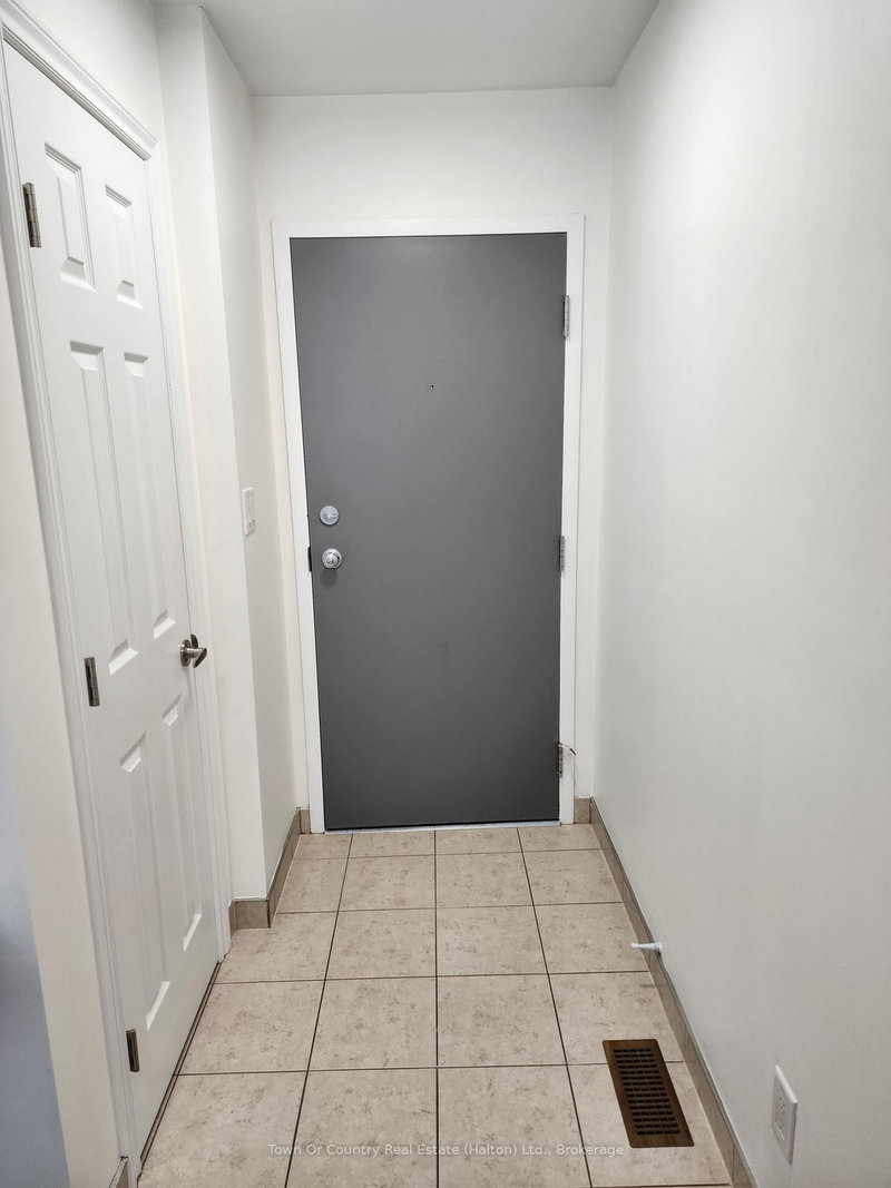 102 - 158 MILL St, Milton, L9T 1S2 | Image 2