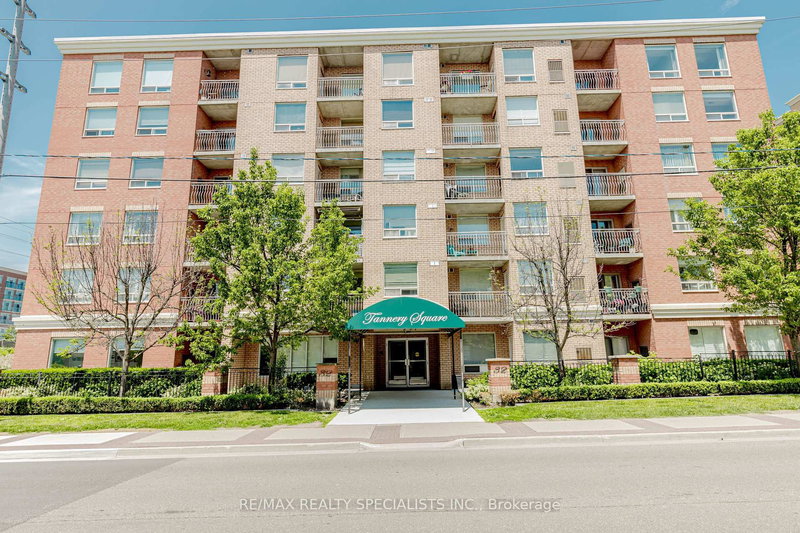 401 - 32 Tannery St, Mississauga, L5M 6T6 | Image 2