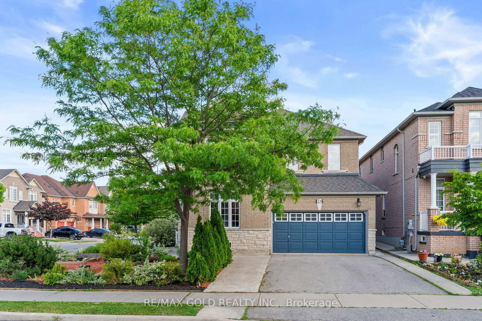 Detached House for sale at 24 Kootenay Place, Brampton, Ontario, L6R 3L1 - Sandringham-Wellington - MLS: W12238050