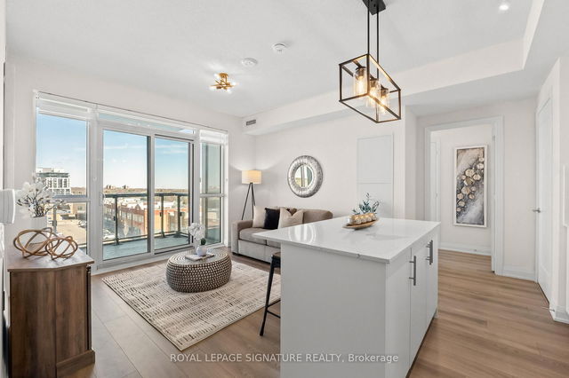 512 - 509 Dundas Street W