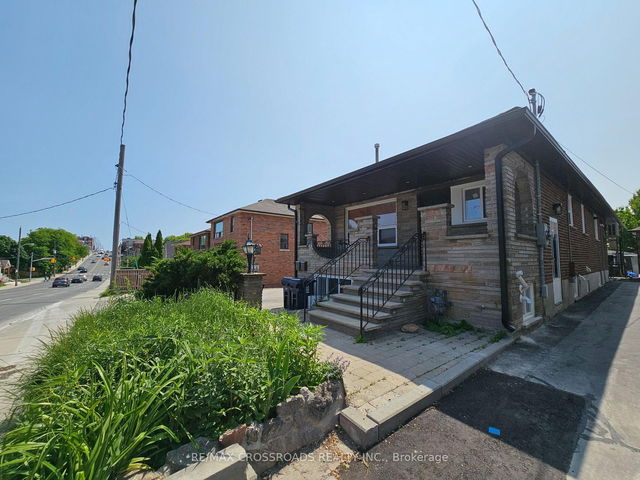 Lower Lvl - 2170 Dufferin Street
