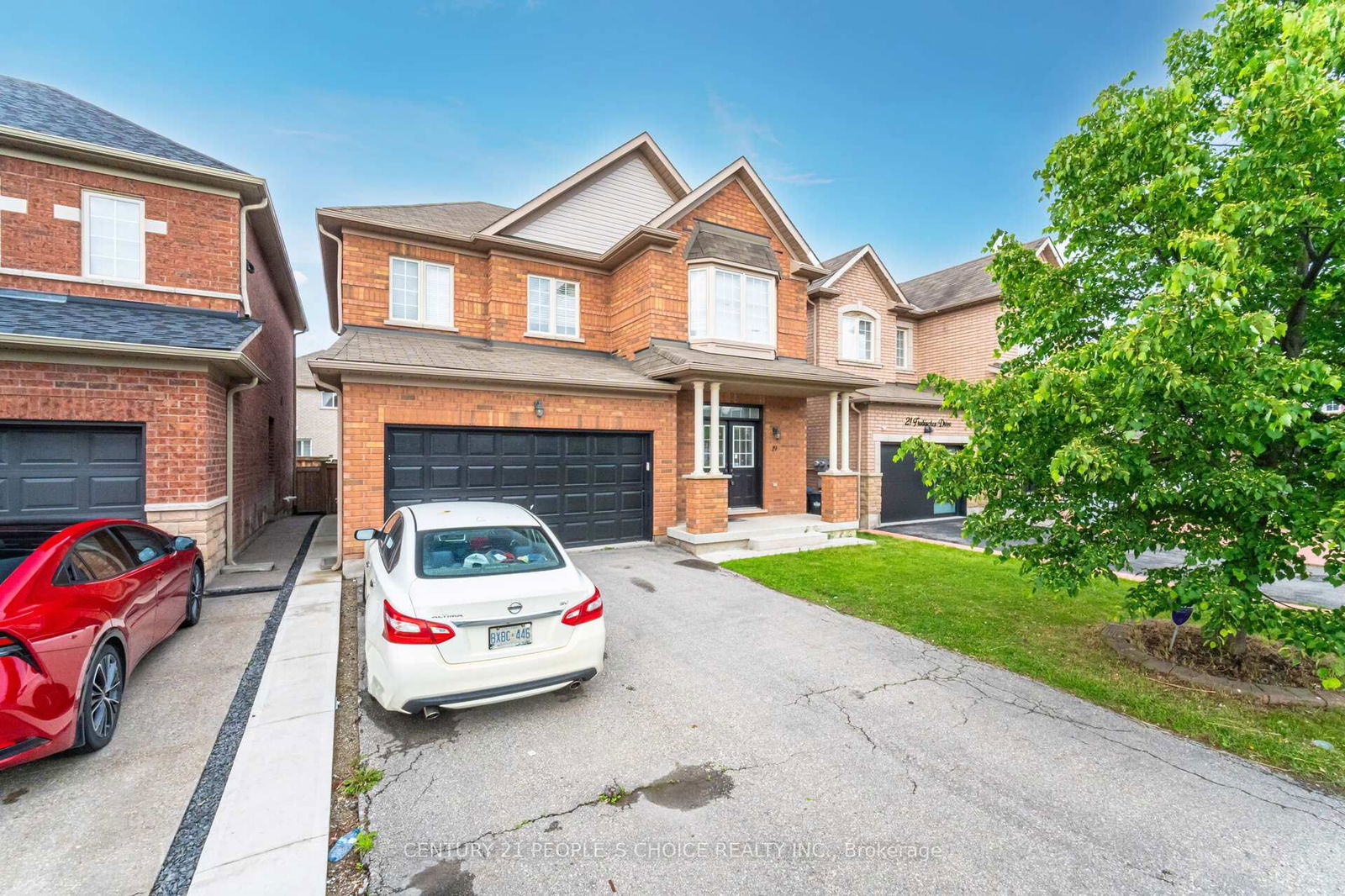 Detached House for sale at 19 Frobischer Drive, Brampton, Ontario, L6R 0L4 - Sandringham-Wellington - MLS: W12238577