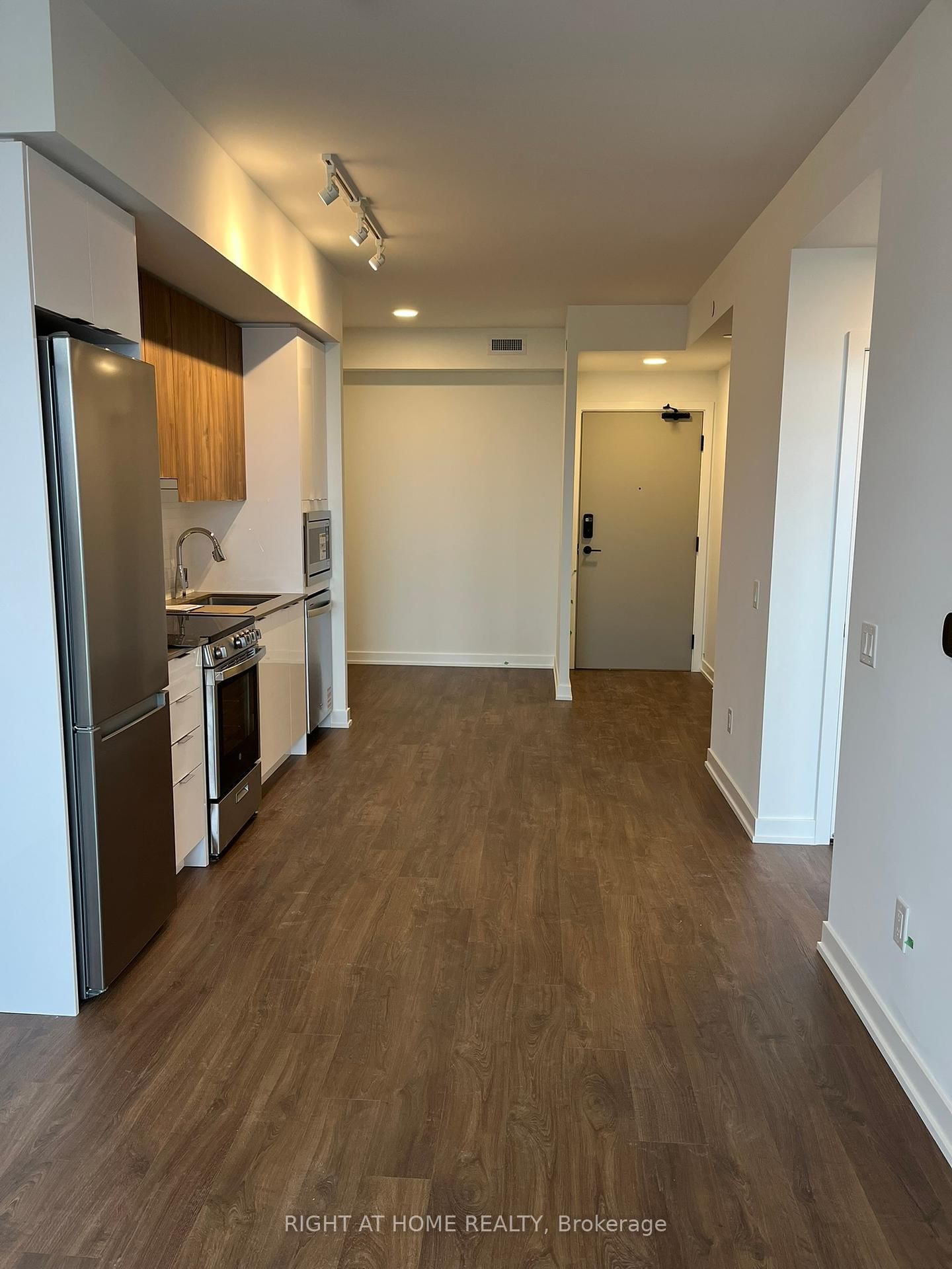 5105 Hurontario Street, Unit 1003 - Photo 5