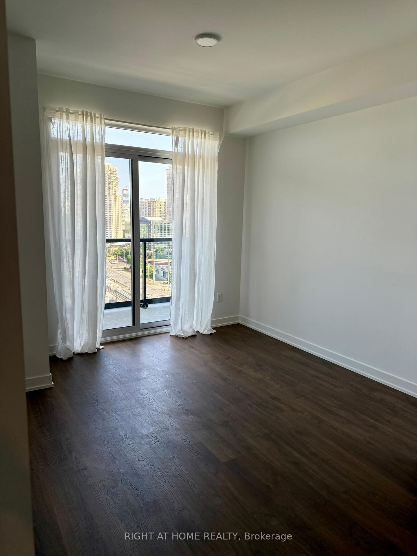 5105 Hurontario Street, Unit 1003 - Photo 6