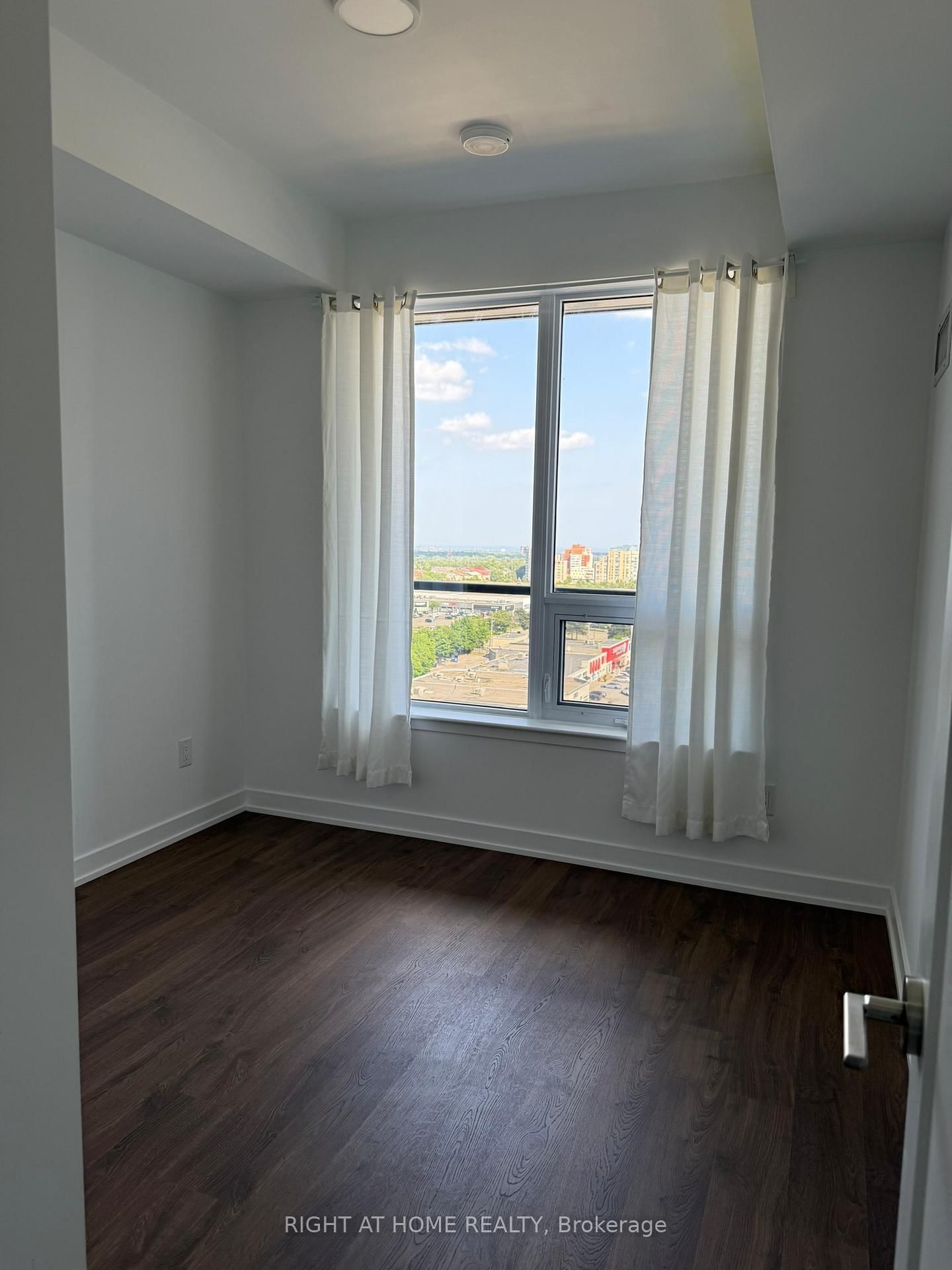 5105 Hurontario Street, Unit 1003 - Photo 7