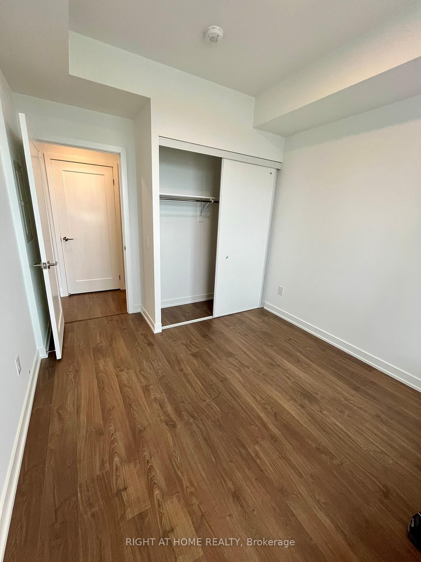 5105 Hurontario Street, Unit 1003 - Photo 9