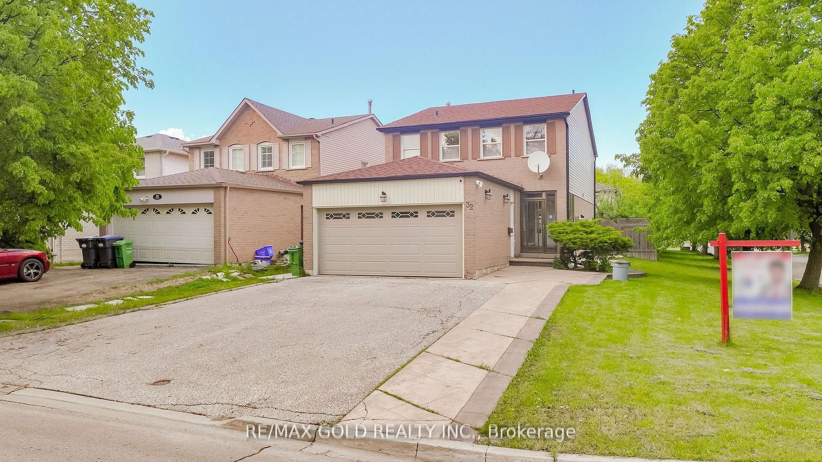 Detached House for sale at 32 Myrtle Court, Brampton, Ontario, L6S 5B2 - Central Park - MLS: W12239154