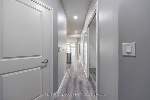 2008 - 80 Absolute Avenue