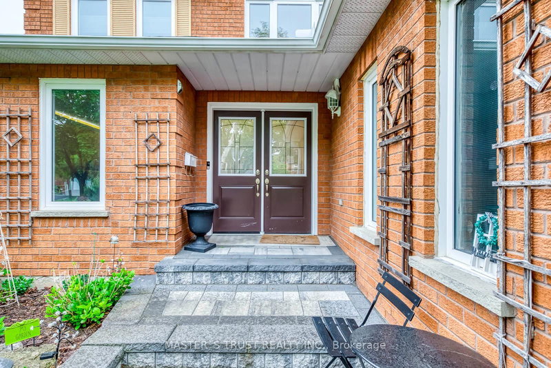 5428 Edencroft Cres, Mississauga, L5M 4M7 | Image 2