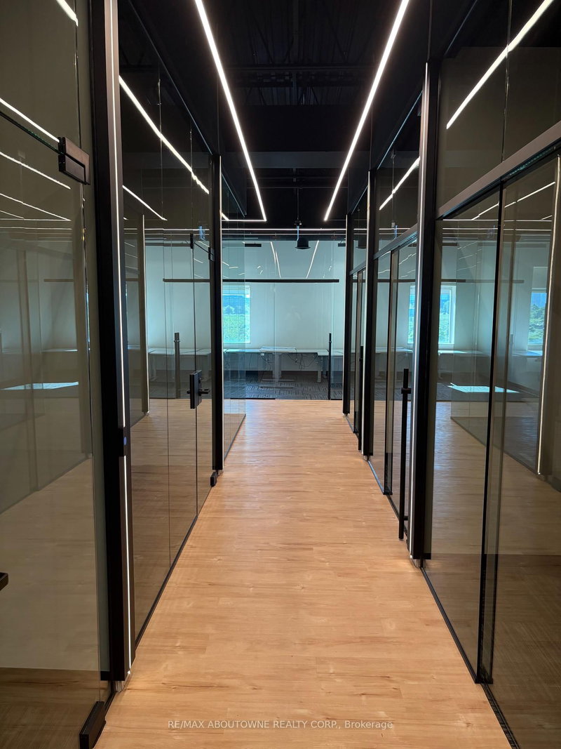 211-A - 320 Matheson Blvd W, Mississauga, L5R 3R1 | Image 3