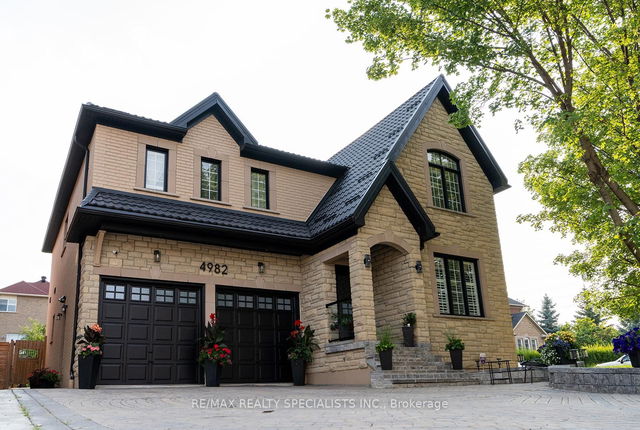 UPPER - 4982 Maxine Place