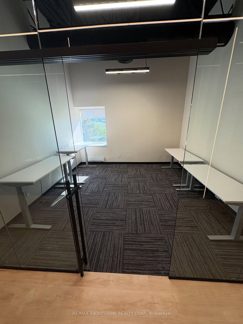 211-D - 320 Matheson Blvd W, Mississauga, L5R 3R1 | Image 2