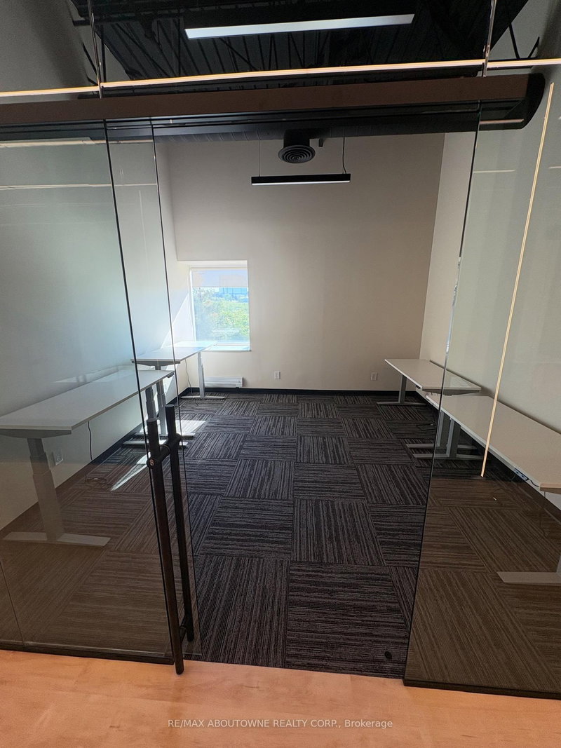 211-D - 320 Matheson Blvd W, Mississauga, L5R 3R1 | Image 3