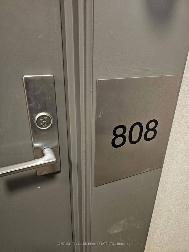 808 - 90 Absolute Avenue